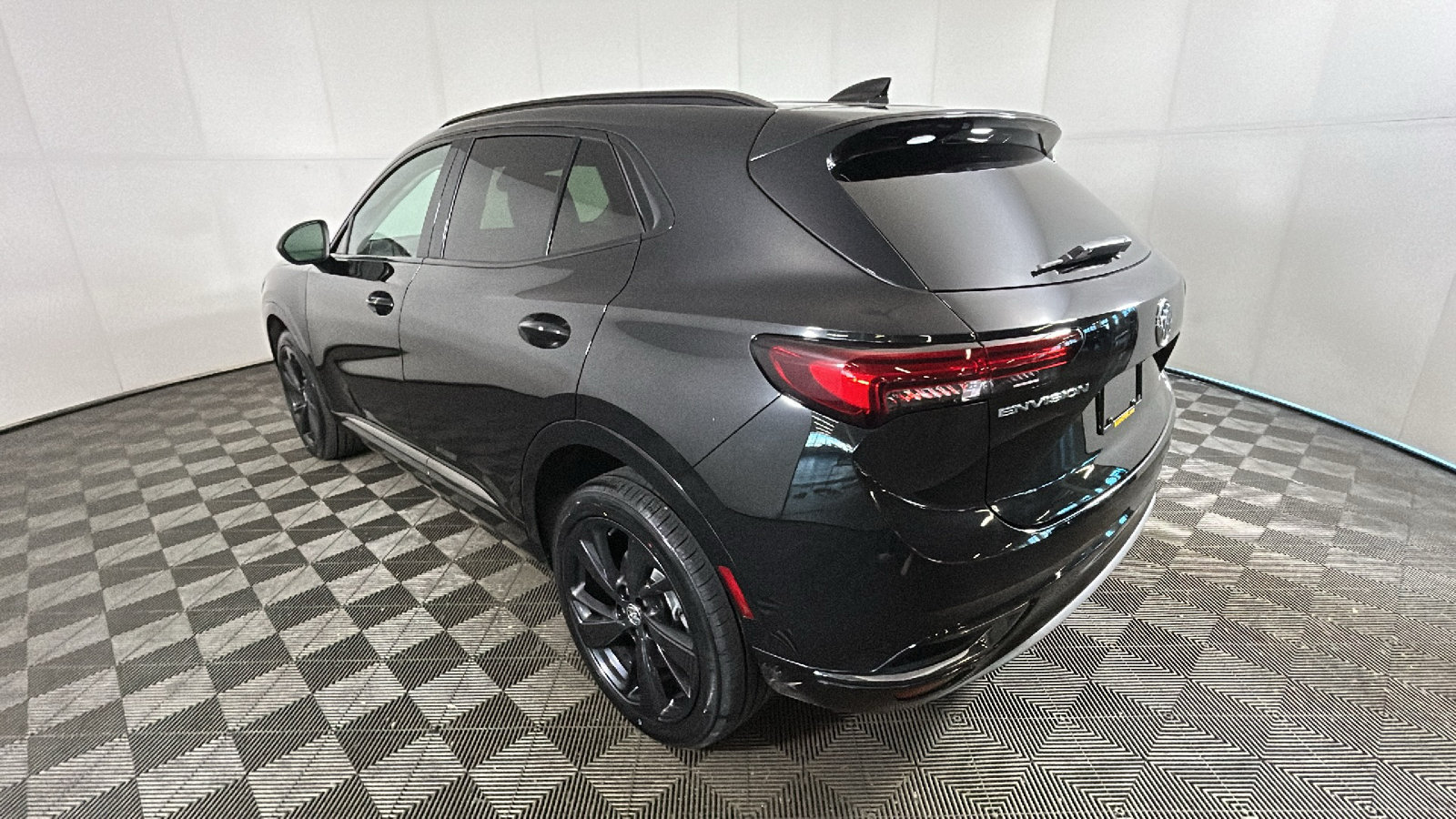 Used 2023 Buick Envision Essence w/ Sport Touring Package FWD image 5