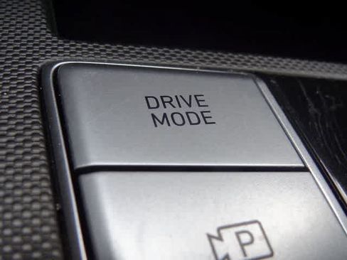 Used 2024 Hyundai Elantra SEL FWD image 38