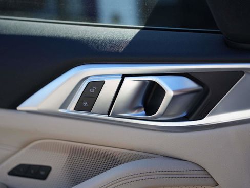 New 2026 BMW 430i Coupe w/ Parking Assistance Package image 23