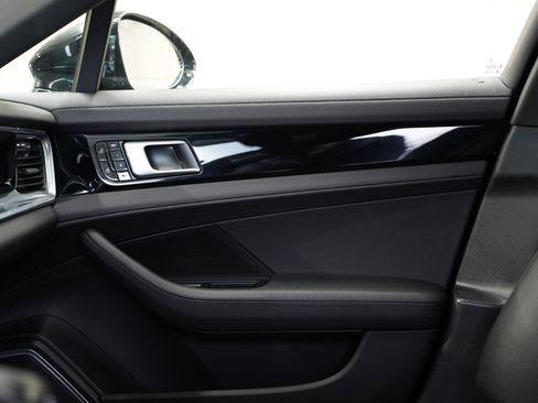 Used 2019 Porsche Panamera 4 Executive image 30