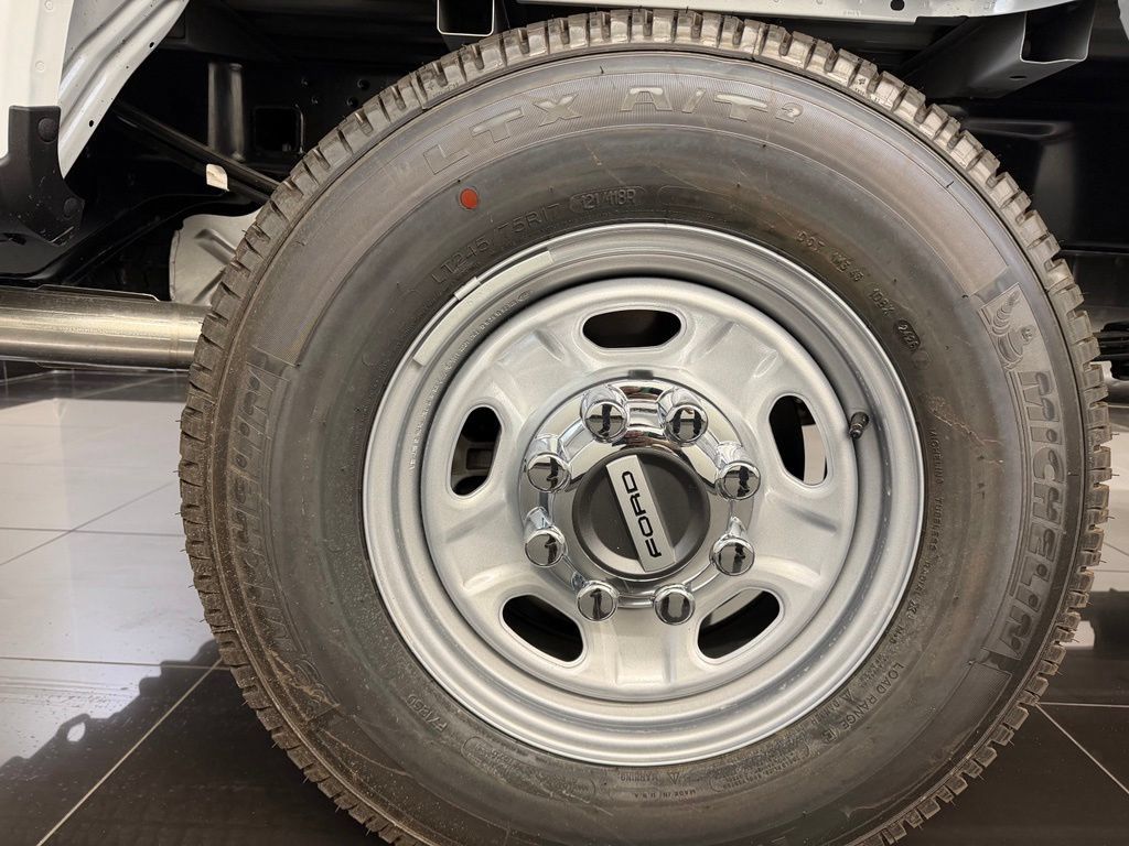 New 2026 Ford F250 XL w/ XL Chrome Package AWD/4WD image 7