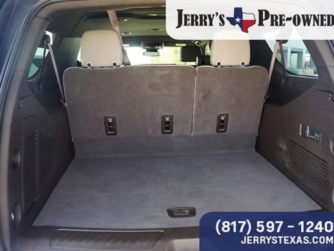 Used 2025 Chevrolet Suburban LT w/ Comfort Package AWD/4WD image 23