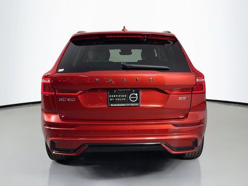 Certified 2024 Volvo XC60 B5 Plus AWD/4WD image 7