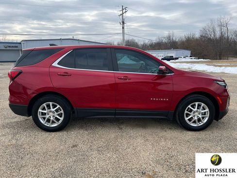 Used 2023 Chevrolet Equinox LT image 4