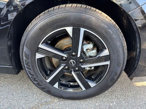 Used 2025 Nissan Sentra SV FWD image 29
