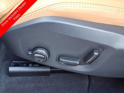 Used 2024 Volvo XC60 T8 Ultimate w/ Protection Package Premier AWD/4WD image 27