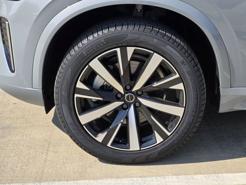 Certified 2025 Volvo XC90 B5 Core w/ Climate Package image 13