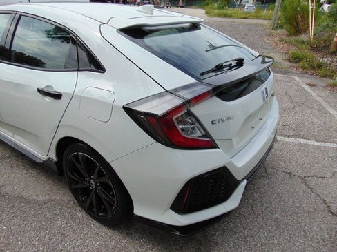 Used 2017 Honda Civic Sport image 9