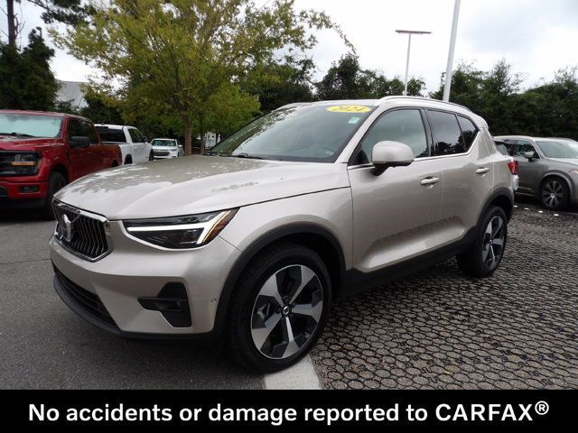 Certified 2024 Volvo XC40 B5 Plus w/ Climate Package AWD/4WD image 4