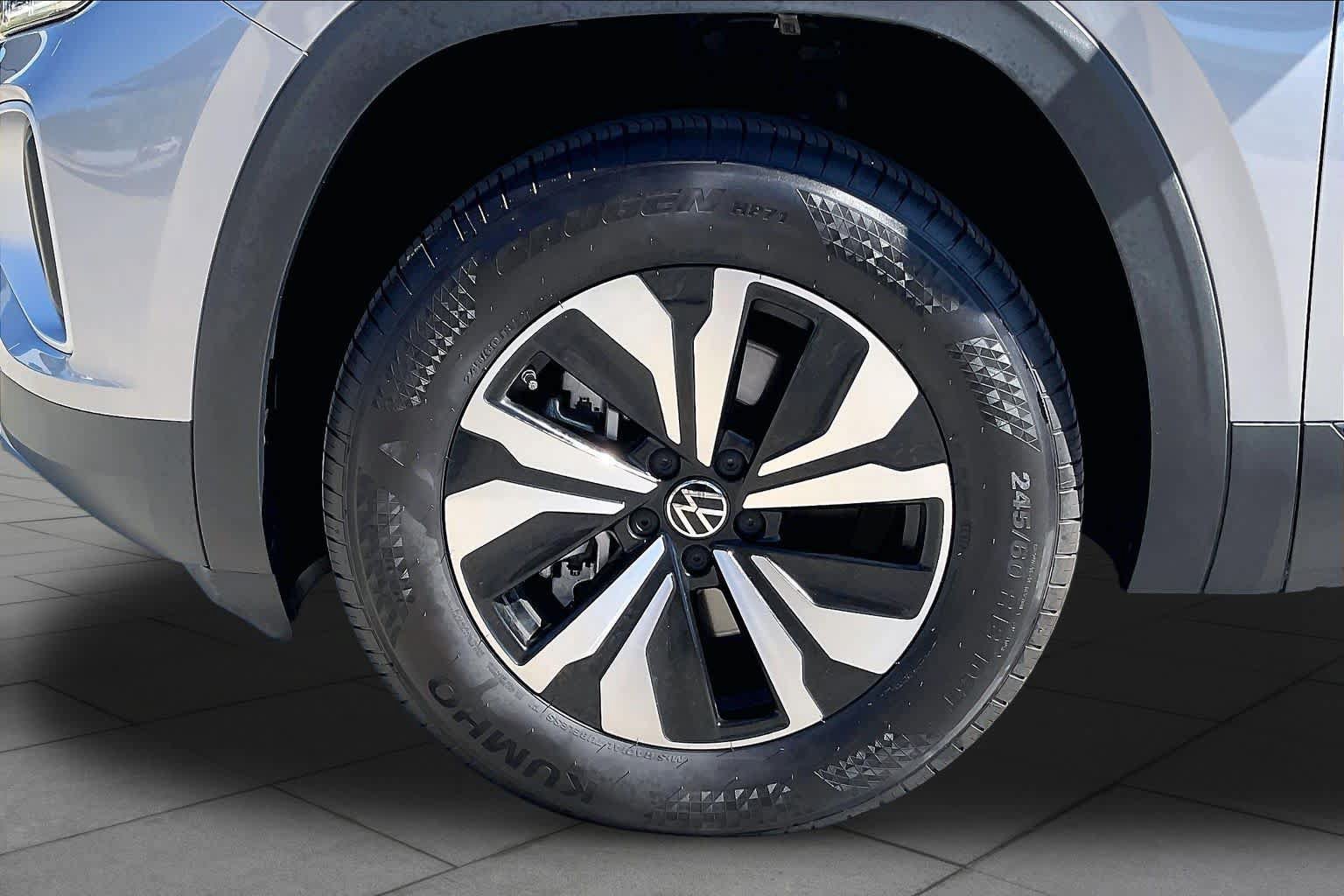 Used 2026 Volkswagen Atlas SE FWD image 11