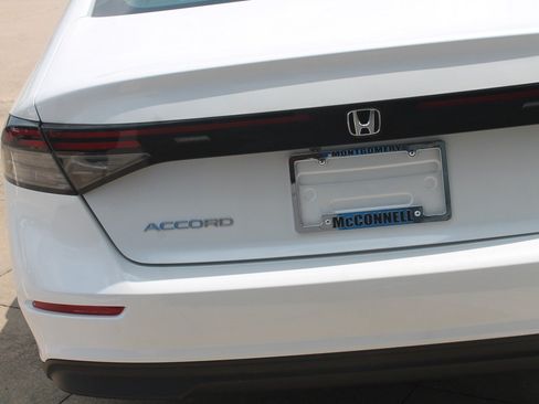 Used 2023 Honda Accord EX image 5