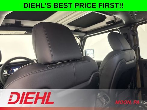 New 2026 Jeep Gladiator Sport AWD/4WD image 17