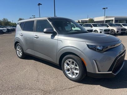 Used 2025 Kia Soul LX w/ LX Technology Package