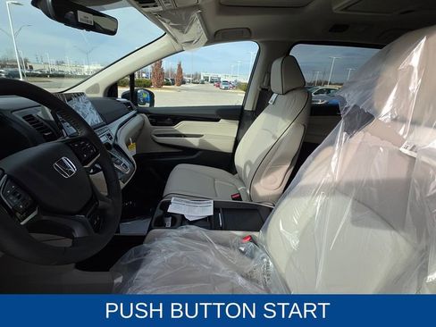 New 2026 Honda Odyssey Touring image 12