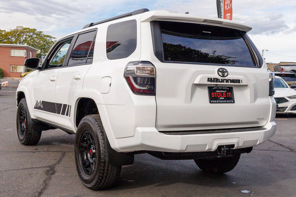 Used 2021 Toyota 4Runner SR5 Premium w/ Moonroof Package AWD/4WD image 14