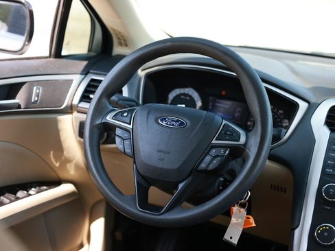 Used 2013 Ford Fusion SE image 26