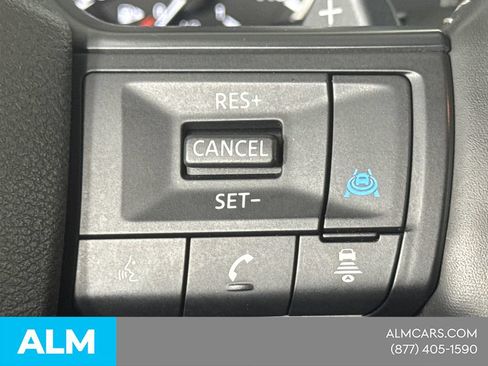 Used 2025 Nissan Rogue SV FWD image 29