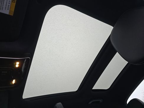 Used 2022 Mercedes-Benz C 300 Sedan image 3