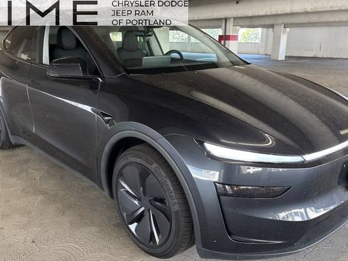 Used 2026 Tesla Model Y Long Range AWD/4WD image 1