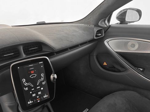 New 2025 McLaren Artura image 11