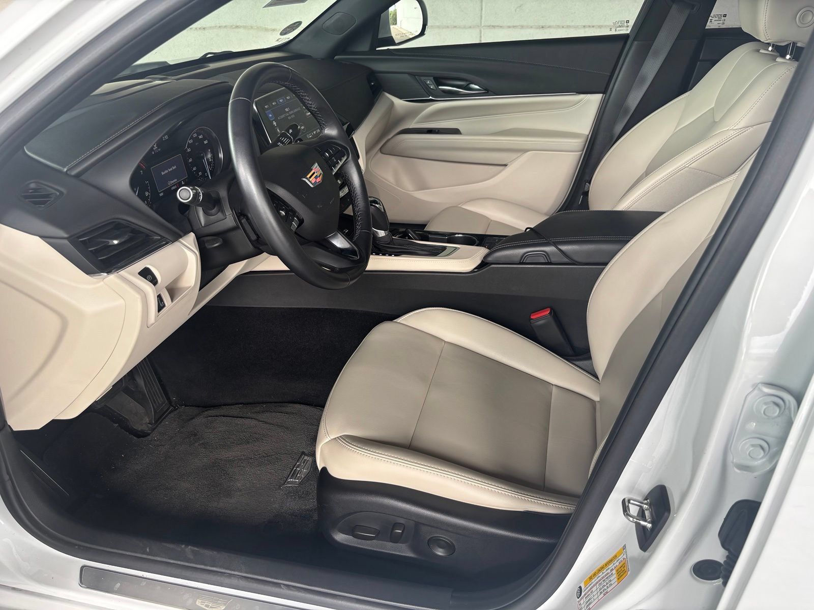 Used 2024 Cadillac CT4 Luxury RWD image 8