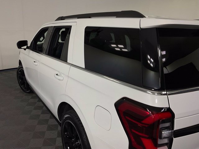 Used 2023 Ford Expedition Limited AWD/4WD image 40