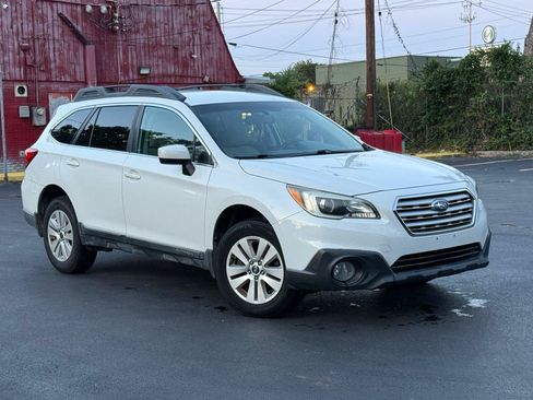 Used 2016 Subaru Outback 2.5i Premium w/ Popular Package #2 AWD/4WD image 2