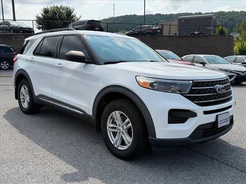 Used 2020 Ford Explorer XLT w/ Comfort Package AWD/4WD image 16
