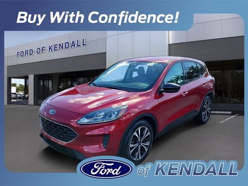 Used 2022 Ford Escape SE w/ SE Sport Appearance Package FWD image 1