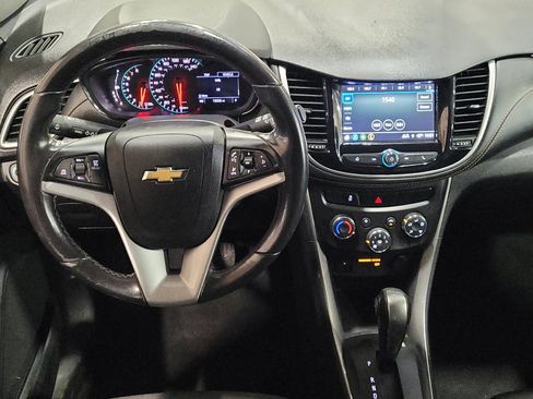 Used 2019 Chevrolet Trax LT w/ LT Convenience Package image 22