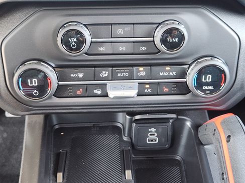 New 2026 Ford Bronco Heritage Edition AWD/4WD image 14