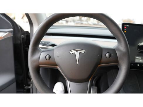 Used 2023 Tesla Model Y Long Range image 16