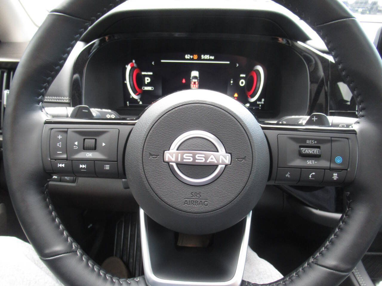 Used 2025 Nissan Pathfinder Platinum AWD/4WD image 31