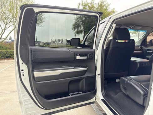 Used 2017 Toyota Tundra Limited w/ Limited Premium Package RWD image 12