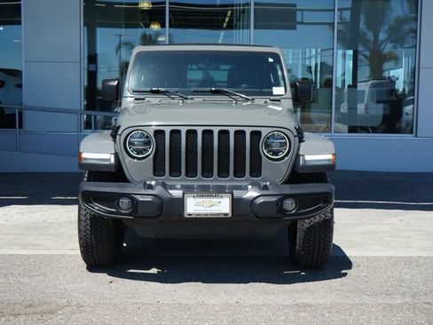 Used 2020 Jeep Wrangler Unlimited Sahara AWD/4WD image 3