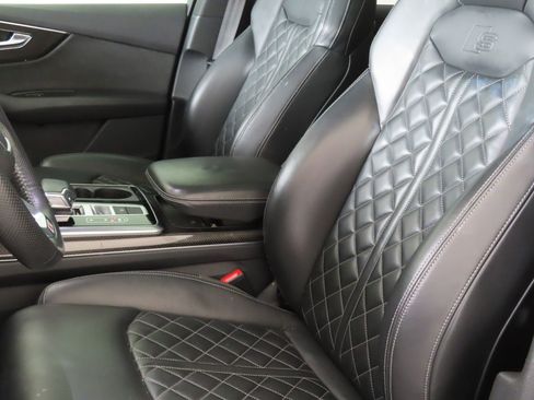 Used 2020 Audi SQ7 Premium Plus w/ SQ7 Black Optic Package AWD/4WD image 11