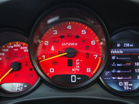 Used 2018 Porsche 911 GT2 RS RWD image 33