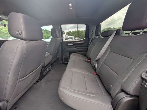 Used 2022 Chevrolet Silverado 1500 LT AWD/4WD image 17