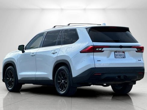 Used 2024 Toyota Grand Highlander AWD image 5