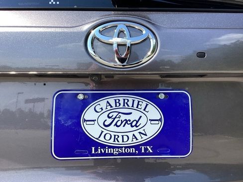 Used 2019 Toyota Highlander XLE image 16