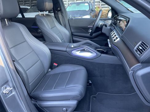 Certified 2025 Mercedes-Benz GLS 450 4MATIC image 52