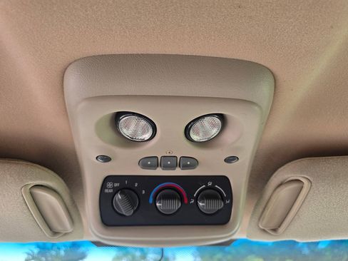 Used 2002 Chevrolet Suburban LS RWD image 44