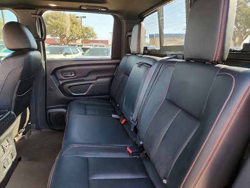 Used 2022 Nissan Titan PRO-4X w/ Pro-4x Convenience Package image 10