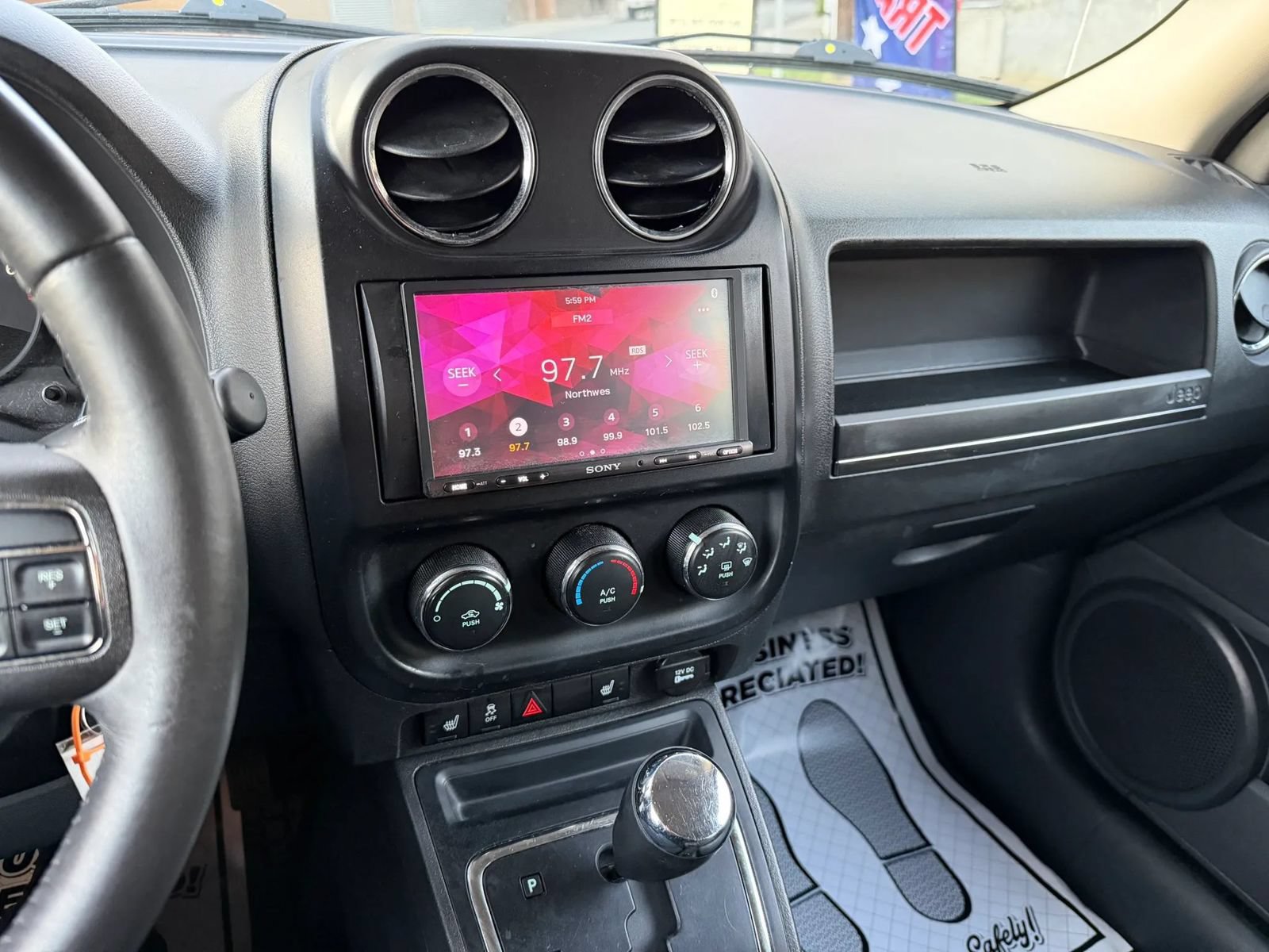 Used 2013 Jeep Patriot Latitude FWD image 17