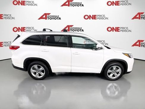 Used 2019 Toyota Highlander Limited FWD image 8