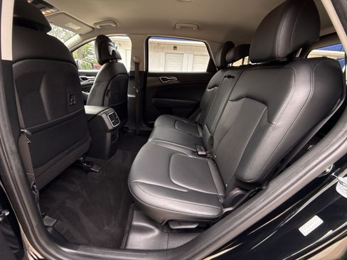Used 2023 Kia Sportage EX FWD image 32