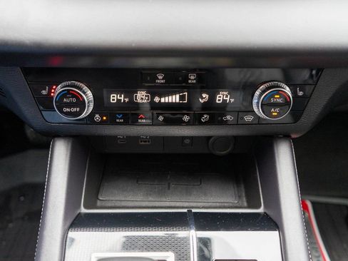 Used 2024 Mitsubishi Outlander 4WD Plug-In Hybrid image 26