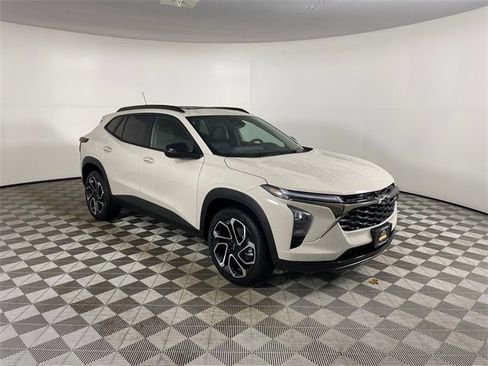 New 2026 Chevrolet Trax RS w/ Sunroof Package image 21