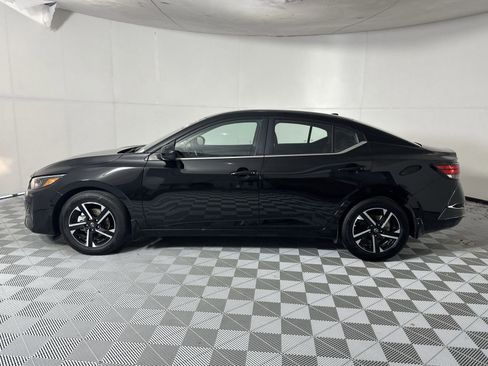 Certified 2025 Nissan Sentra SV FWD image 5