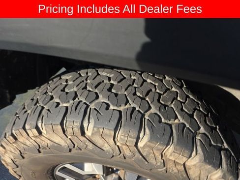 Used 2017 Toyota Tacoma TRD Off-Road w/ Tow Package (A/T) AWD/4WD image 8